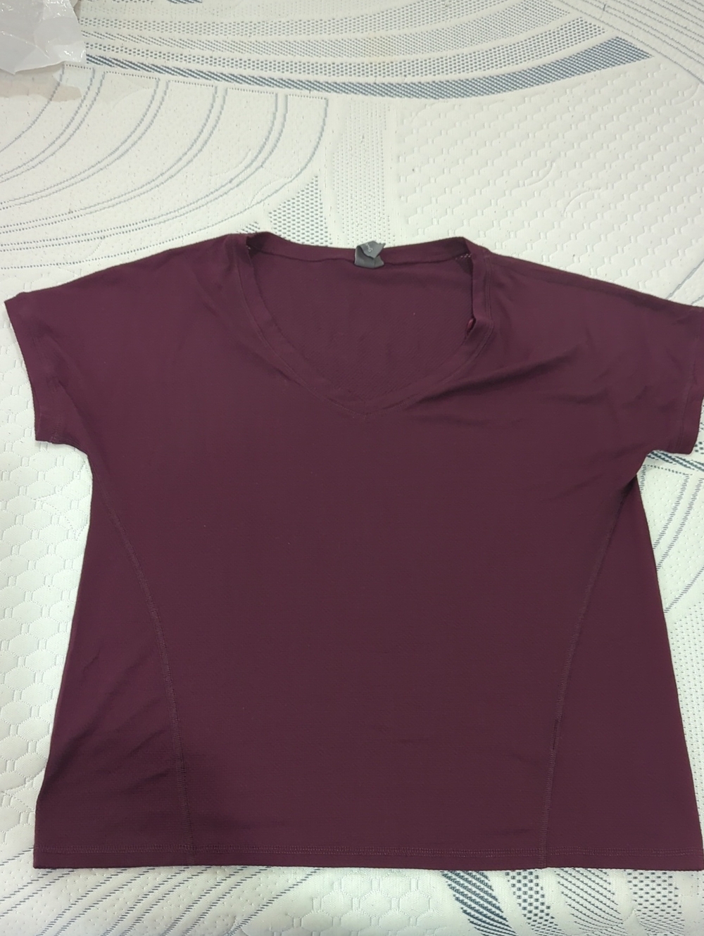 Women's V-Neck Short Sleeve Top - Plum